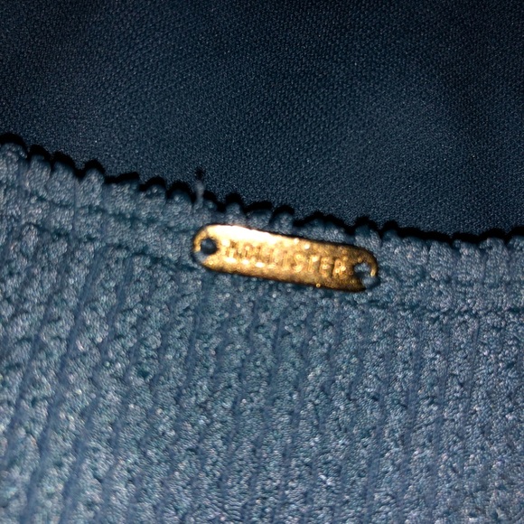 🚨HOLLISTER - 1 Piece Bathing Suit - Picture 3 of 4